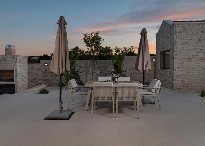 Luxury Aria Dalmatica Heated Pool Sauna & Jacuzzi * Sikovo