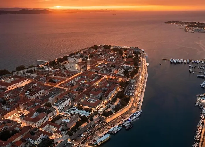 Luxury Aria Dalmatica Heated Pool Sauna & Jacuzzi