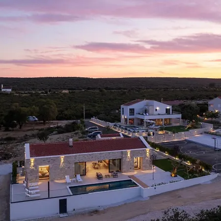 Luxury Aria Dalmatica Heated Pool Sauna & Jacuzzi Vila *