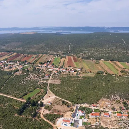 Luxury Aria Dalmatica Heated Pool Sauna & Jacuzzi *