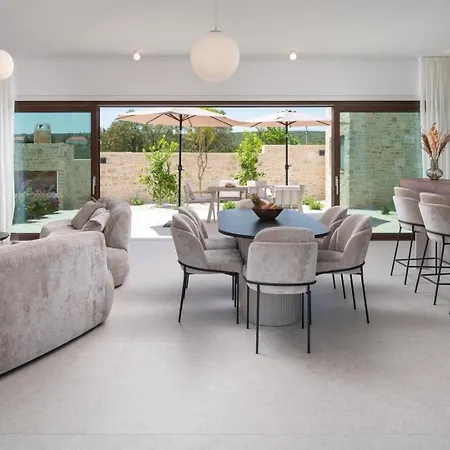 Luxury Aria Dalmatica Heated Pool Sauna & Jacuzzi Vila *