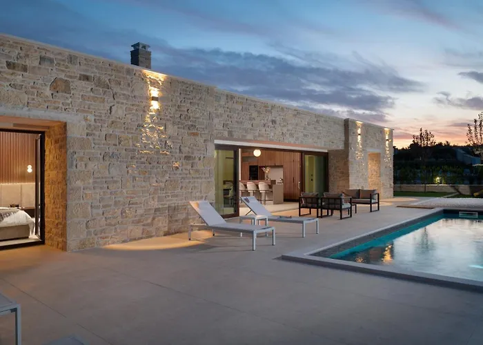 Luxury Aria Dalmatica Heated Pool Sauna & Jacuzzi *